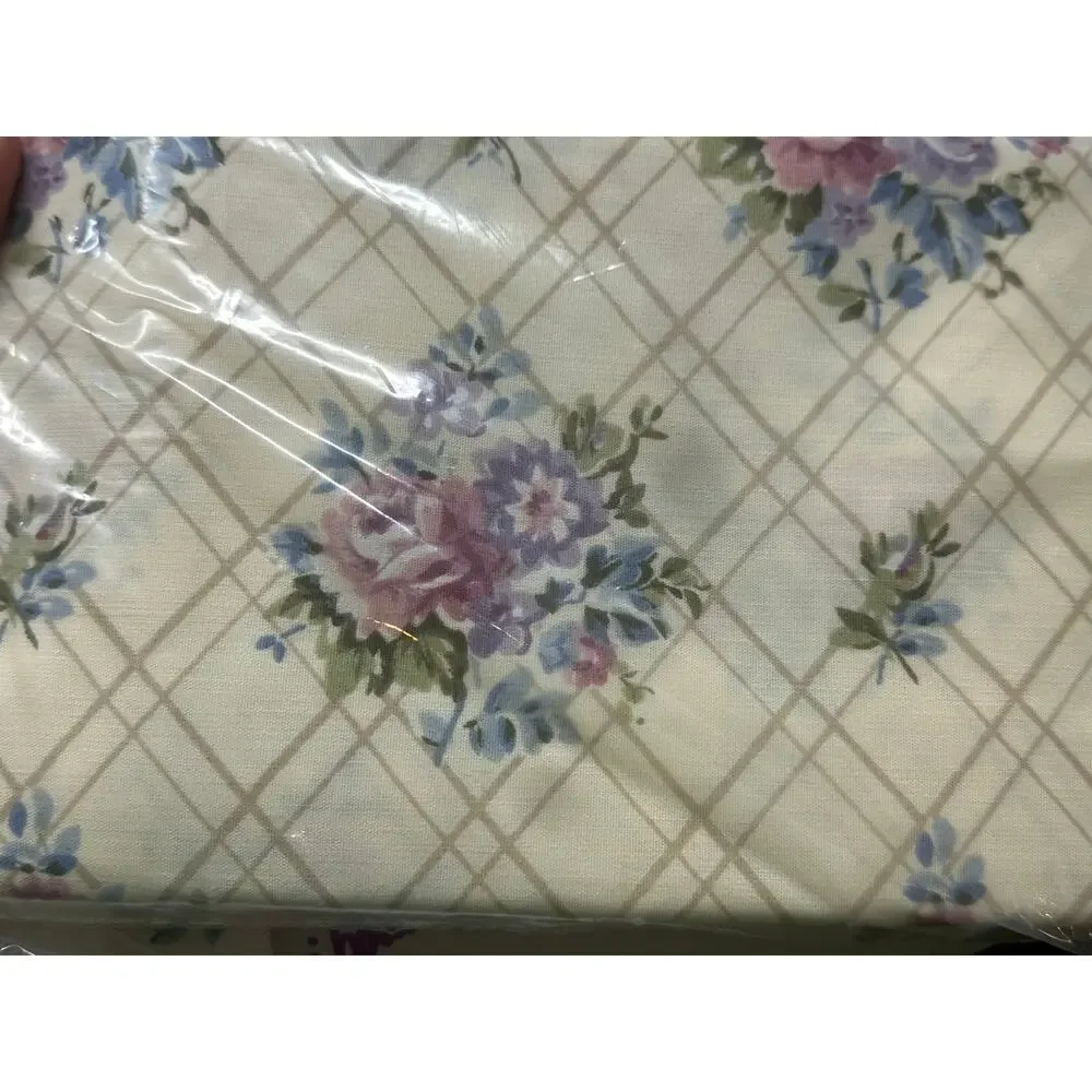 VTG JCPenney Daphne Floral 2 Queen Pillowcases